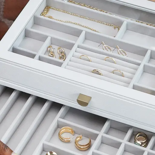 How to Organise Your Jewellery Collection to Keep It Beautifully Displayed And Tangle-Free